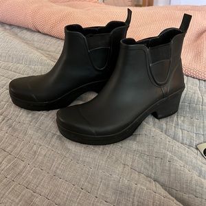 Dansko Rosa Rainboots clogs